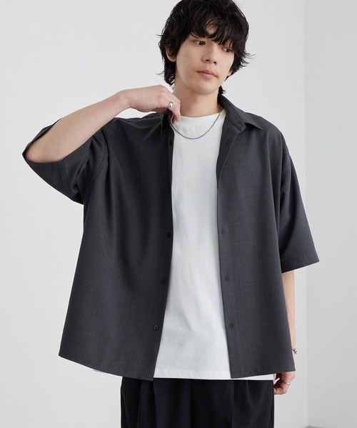 MONO-MART(モノマート)の「ハイツイステッドツイル サイドスリット レギュラーカラー 半袖シャツ/速乾&UVカット&イージーケア【セットアップ対応】(シャツ/ブラウス・メンズ・オフホワイト/ダークネイビー/モカ/ダークグレー/グレイッシュベージュ/グレー系・S/L/M)」の18枚目の写真