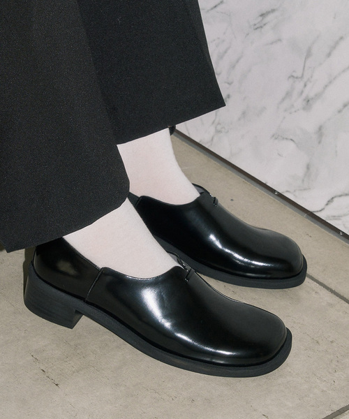 GRISE（グリーズ）の「GRISEオブリークマニッシュ（その他シューズ・レディース・ブラック/アイボリー・24cm/23.5cm/23cm/22.5cm/22cm/25cm/24.5cm）」の18枚目の写真