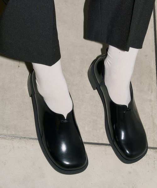 GRISE（グリーズ）の「GRISEオブリークマニッシュ（その他シューズ・レディース・ブラック/アイボリー・24cm/23.5cm/23cm/22.5cm/22cm/25cm/24.5cm）」の19枚目の写真