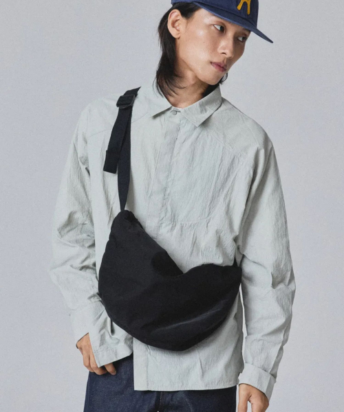 EMOTIO（エモティオ）の「[THOMAS collection]Nylon Crossbody Bag - BLACK（メッセンジャーバッグ・メンズ・その他・FREE）」の3枚目の写真