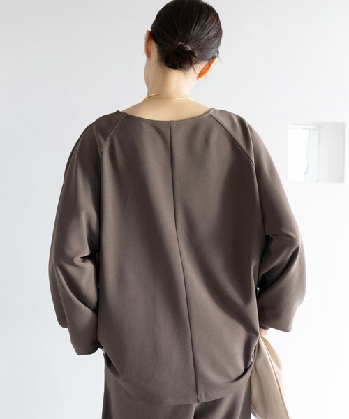 Elura(エルーラ)の「サマ見えリラクシープルオーバー/645456(Tシャツ/カットソー・レディース・オフホワイト/ブラック/ダークブラウン・FREE)」の10枚目の写真