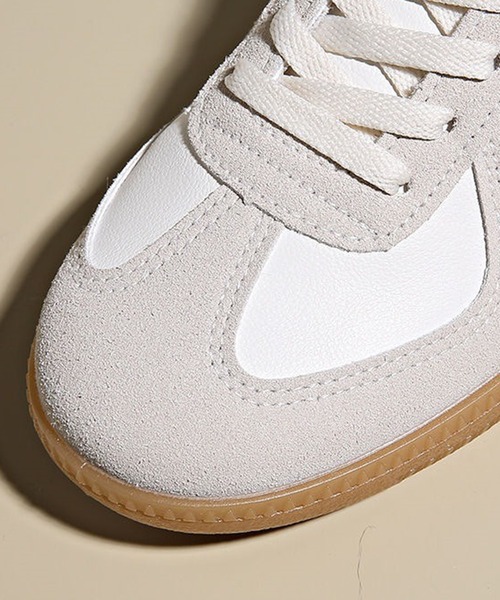 c.u.l（シーユーエル）の「ローカット ジャーマントレーナー スニーカー culs184（スニーカー・レディース・アイボリー/ブラック・39/38/37/36）」の13枚目の写真