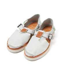 satorisan（サトリサン）の「ベニラスプレミアムホワイト110139A106（サンダル）」