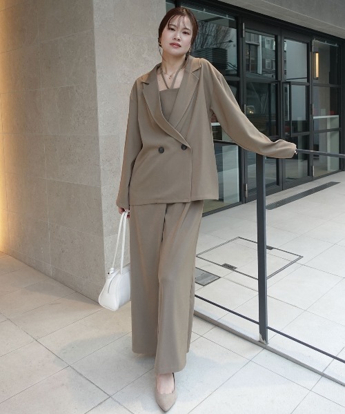 CORNERS(コーナーズ)の「ジャケットオールインワンセットアップ【オケージョン・フォーマル対応可】(スーツセット・レディース・グレー/ブラック/ベージュ・M/L)」の4枚目の写真