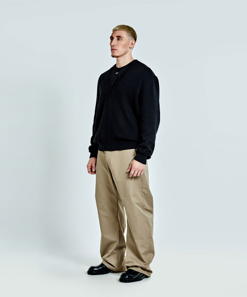 51%（フィフティーワンパーセント）の「V neck Knit - Black（ニット/セーター・メンズ・その他・M/L）」の3枚目の写真