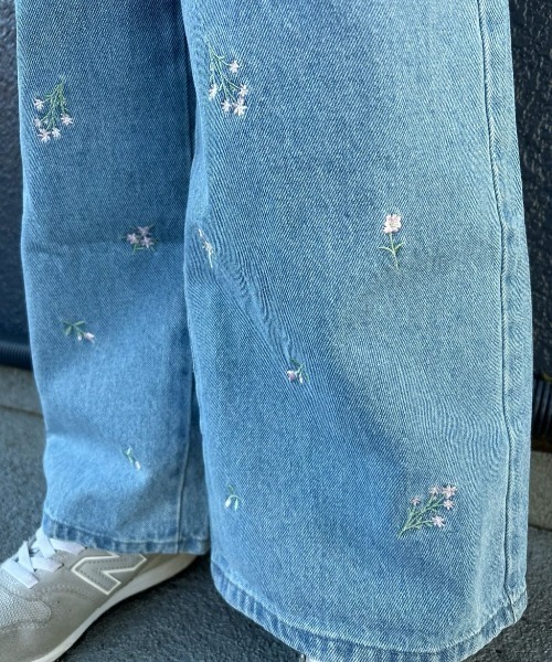 Right-on（ライトオン）の「【VIVIAN BLUE】デニム刺繍ワイドパンツ (キッズ/子供服/通園通学)（デニムパンツ・キッズ・ターコイズブルー/ブルー/サックスブルー・110/130/140/150/160/120）」の15枚目の写真