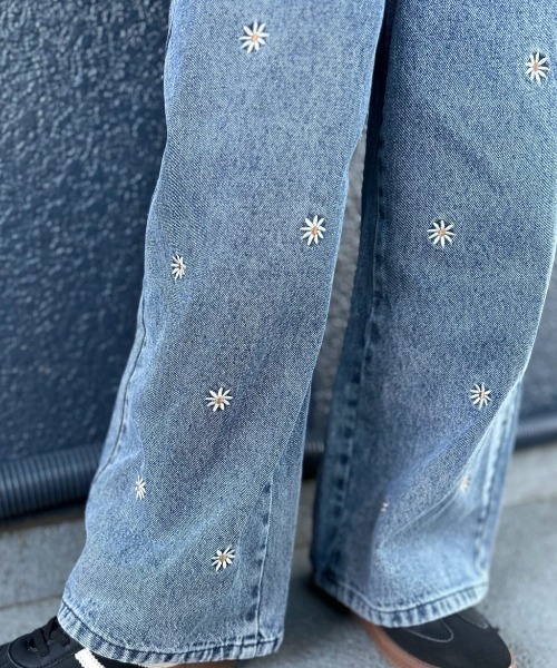 Right-on（ライトオン）の「【VIVIAN BLUE】デニム刺繍ワイドパンツ (キッズ/子供服/通園通学)（デニムパンツ・キッズ・ターコイズブルー/ブルー/サックスブルー・110/130/140/150/160/120）」の20枚目の写真