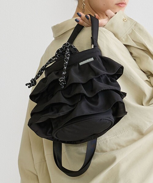 NICOLE white（ニコルホワイト）の「フリル巾着バッグ（ショルダーバッグ・レディース・ブラック/ブラウン・FREE）」の2枚目の写真