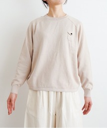 小さなポケットのニット