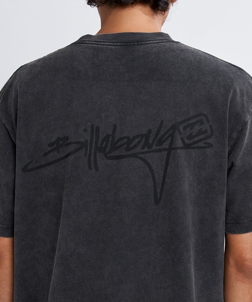 BILLABONG(ビラボン)の「BILLABONG メンズ 【OVER FIT】SCRIPT LOGO Tシャツ 【2026年春夏モデル】 BG011206(Tシャツ/カットソー・メンズ・オフホワイト/オレンジ/スミクロ・L/M)」の9枚目の写真