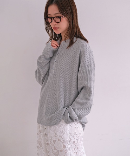 AKTE(アクテ)の「ヘンリーネックワッフルプルオーバー(Tシャツ/カットソー・レディース・グレー/ホワイト・FREE)」の14枚目の写真
