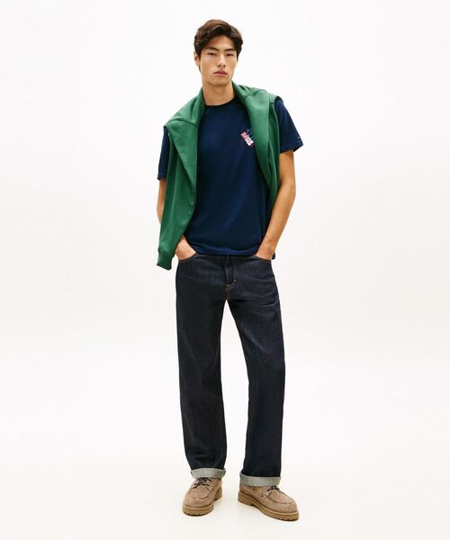 tommy jeans(トミー ジーンズ)の「サインシフトレギュラーショートスリーブTシャツ(Tシャツ/カットソー・メンズ・マルチ/ライトグレー系1・X-LARGE/SMALL/MEDIUM/X-SMALL/LARGE)」の7枚目の写真