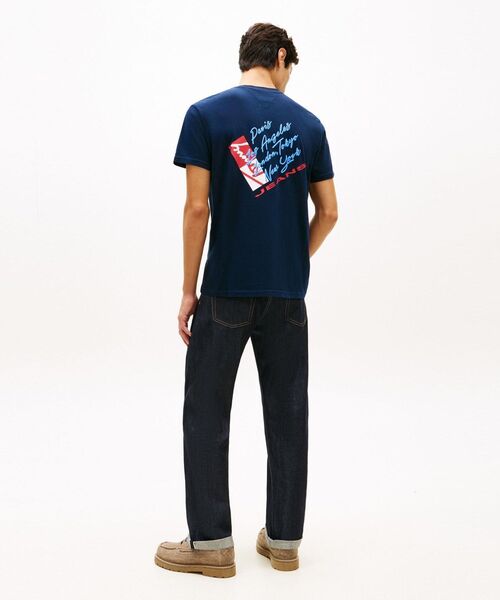 tommy jeans(トミー ジーンズ)の「サインシフトレギュラーショートスリーブTシャツ(Tシャツ/カットソー・メンズ・マルチ/ライトグレー系1・X-LARGE/SMALL/MEDIUM/X-SMALL/LARGE)」の8枚目の写真
