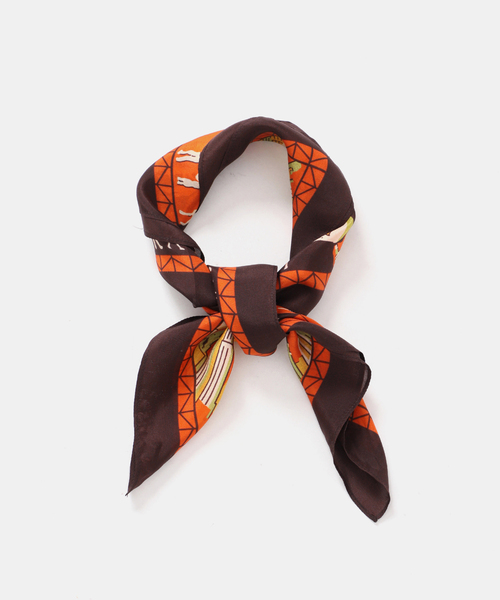 JOURNAL STANDARD relume（ジャーナルスタンダード　レリューム）の「シルクスカーフ ニューヨーク・ワールドフェア（バンダナ/スカーフ・メンズ・オレンジ・FREE）」の4枚目の写真