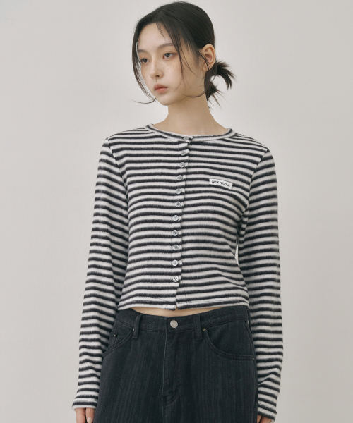 NICK&NICOLE(ニックアンドニコール)の「STRIPE CROP BUTTON CARDIGAN_IVORY(カーディガン/ボレロ・レディース・その他・MEDIUM/LARGE)」の2枚目の写真