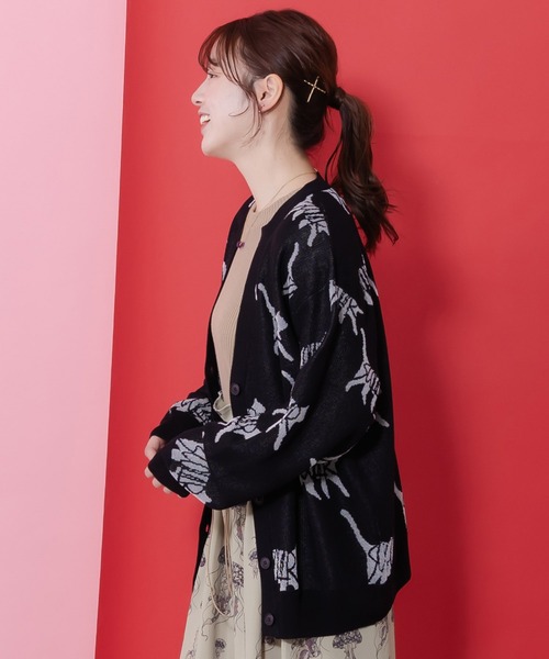 ScoLar(スカラー)の「161633:ネコスカラーUVジャガードカーディガン(カーディガン/ボレロ・レディース・オフホワイト/ブラック・M)」の5枚目の写真