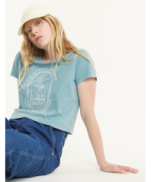 Maison Kitsune（メゾンキツネ）の「FOUNTAIN STAMP FADED BABY TEE-SHIRT（Tシャツ/カットソー・レディース・スカイブルー系・M/S/XS）」の4枚目の写真