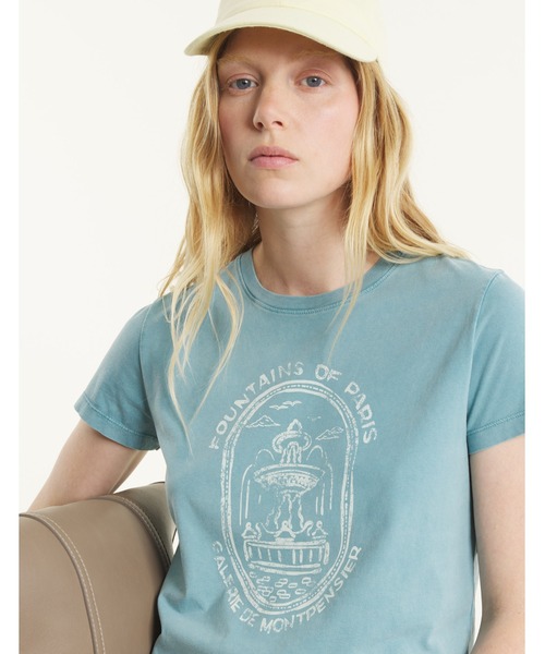 Maison Kitsune（メゾンキツネ）の「FOUNTAIN STAMP FADED BABY TEE-SHIRT（Tシャツ/カットソー・レディース・スカイブルー系・M/S/XS）」の5枚目の写真