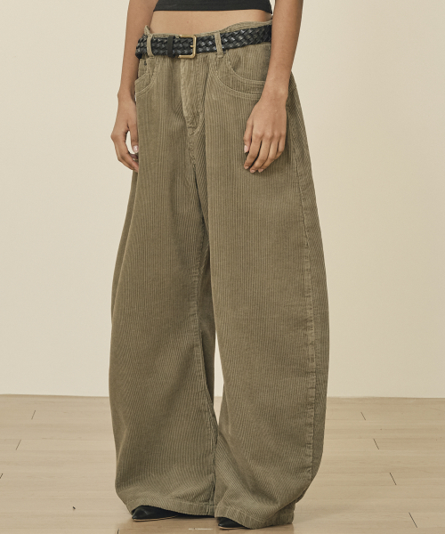 TAKEASY（テイクイージー）の「コーデュロイカーブドJパンツ（カーキ）（その他パンツ・メンズ・その他・SMALL/MEDIUM/LARGE/X-LARGE）」の2枚目の写真
