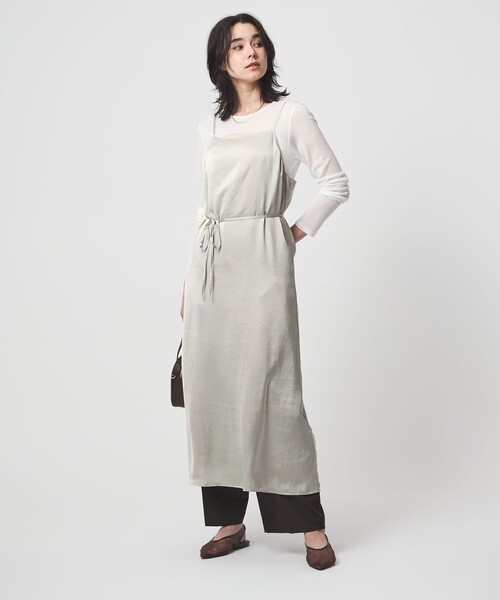 green label relaxing（グリーンレーベルリラクシング）の「ライトサテン キャミソール ワンピース（ワンピース・レディース・ブラック/オフホワイト/ダークブラウン・FREE）」の2枚目の写真