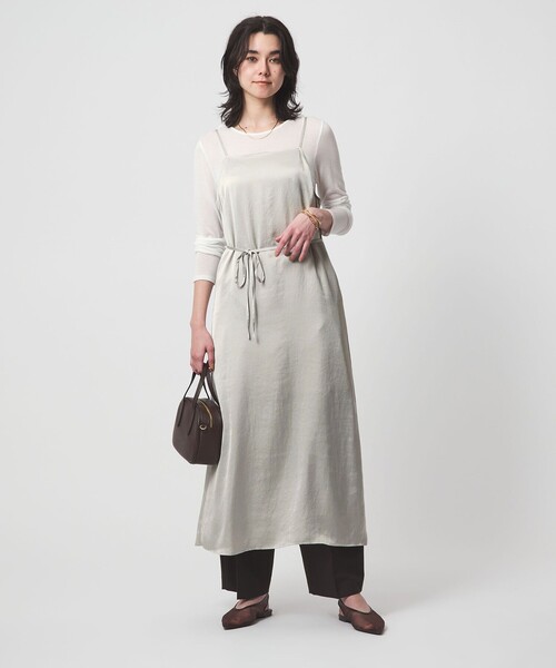 green label relaxing（グリーンレーベルリラクシング）の「ライトサテン キャミソール ワンピース（ワンピース・レディース・ブラック/オフホワイト/ダークブラウン・FREE）」の19枚目の写真