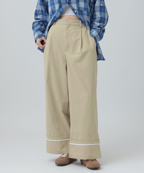 LEPSIM（レプシィム）の「ターンナップ配色ラインパンツ　637618（その他パンツ・レディース・グレイッシュベージュ/ブラック・MEDIUM/LARGE）」の2枚目の写真