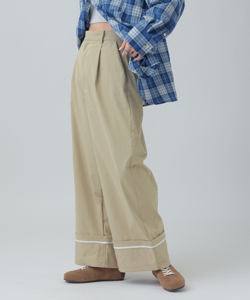 LEPSIM（レプシィム）の「ターンナップ配色ラインパンツ　637618（その他パンツ・レディース・グレイッシュベージュ/ブラック・MEDIUM/LARGE）」の10枚目の写真