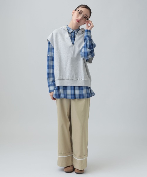 LEPSIM（レプシィム）の「ターンナップ配色ラインパンツ　637618（その他パンツ・レディース・グレイッシュベージュ/ブラック・MEDIUM/LARGE）」の12枚目の写真