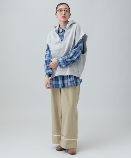 LEPSIM（レプシィム）の「ターンナップ配色ラインパンツ　637618（その他パンツ・レディース・グレイッシュベージュ/ブラック・MEDIUM/LARGE）」の13枚目の写真