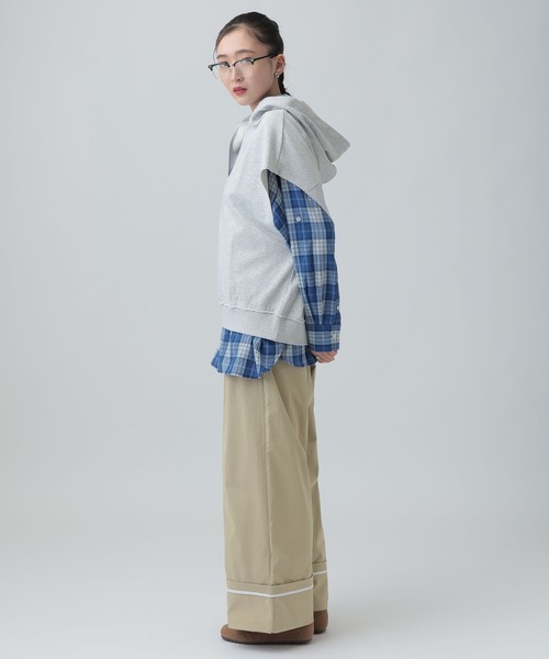 LEPSIM（レプシィム）の「ターンナップ配色ラインパンツ　637618（その他パンツ・レディース・グレイッシュベージュ/ブラック・MEDIUM/LARGE）」の14枚目の写真