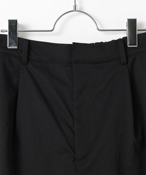 LEPSIM（レプシィム）の「ターンナップ配色ラインパンツ　637618（その他パンツ・レディース・グレイッシュベージュ/ブラック・MEDIUM/LARGE）」の16枚目の写真