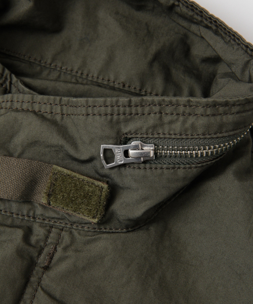 Alpha Industries(アルファインダストリーズ)の「ALPHA INDUSTRIES×URBAN RESEARCH iD 別注M-65COAT(ミリタリージャケット・メンズ・ベージュ/カーキ・SMALL/LARGE/MEDIUM)」の16枚目の写真