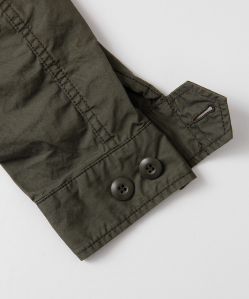 Alpha Industries(アルファインダストリーズ)の「ALPHA INDUSTRIES×URBAN RESEARCH iD 別注M-65COAT(ミリタリージャケット・メンズ・ベージュ/カーキ・SMALL/LARGE/MEDIUM)」の19枚目の写真