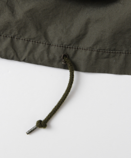 Alpha Industries(アルファインダストリーズ)の「ALPHA INDUSTRIES×URBAN RESEARCH iD 別注M-65COAT(ミリタリージャケット・メンズ・ベージュ/カーキ・SMALL/LARGE/MEDIUM)」の5枚目の写真