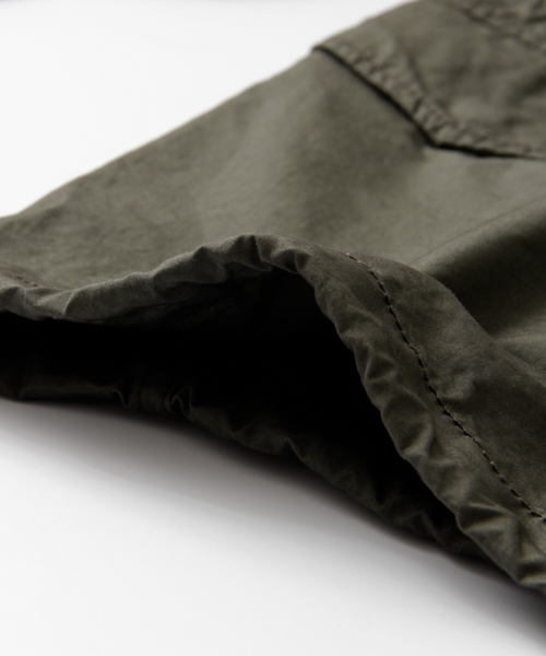 Alpha Industries(アルファインダストリーズ)の「ALPHA INDUSTRIES×URBAN RESEARCH iD 別注M-65COAT(ミリタリージャケット・メンズ・ベージュ/カーキ・SMALL/LARGE/MEDIUM)」の7枚目の写真