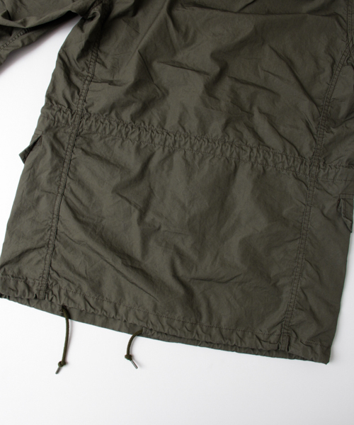 Alpha Industries(アルファインダストリーズ)の「ALPHA INDUSTRIES×URBAN RESEARCH iD 別注M-65COAT(ミリタリージャケット・メンズ・ベージュ/カーキ・SMALL/LARGE/MEDIUM)」の3枚目の写真