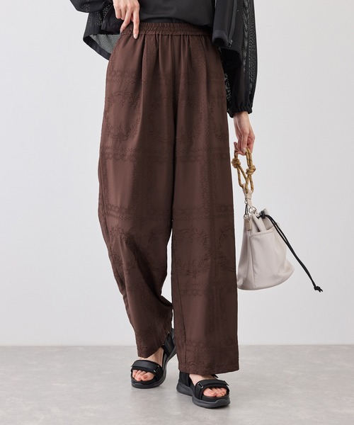 ROPE' PICNIC（ロペピクニック）の「スクエア刺繍イージーワイドパンツ（その他パンツ・レディース・ブラック/ダークブラウン/ホワイト・M/S）」の3枚目の写真