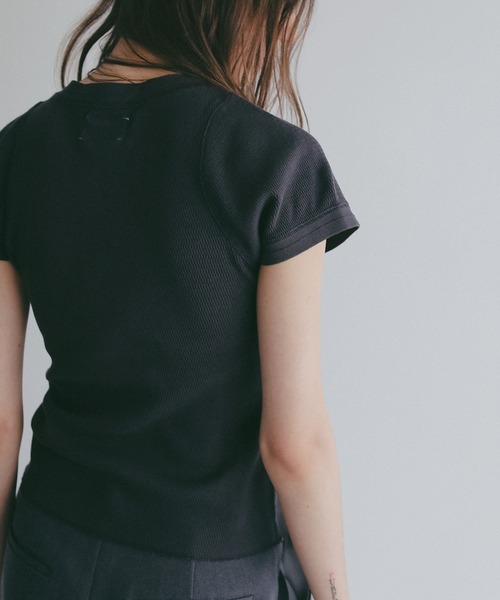MANOF(マノフ)の「FAITH×MANOF THERMAL HENLY TEE(Tシャツ/カットソー・レディース・オートミール/ピンク/チャコールグレー・F)」の19枚目の写真