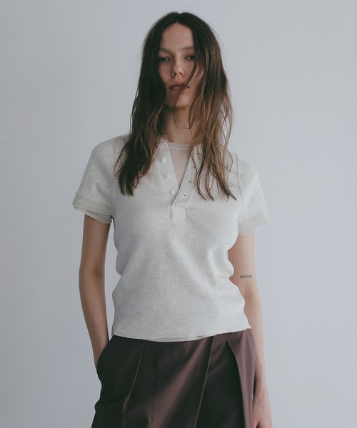 MANOF(マノフ)の「FAITH×MANOF THERMAL HENLY TEE(Tシャツ/カットソー・レディース・オートミール/ピンク/チャコールグレー・F)」の5枚目の写真