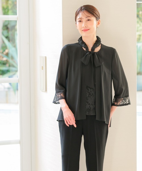 nissen(ニッセン)の「【喪服・礼服】ネックリボン付洗える前開きレース使い羽織り風ブラウスストレッチパンツスーツ(スーツセット・レディース・ブラック・10L/8L/6L/5L/4L/3L/LL/L/M)」の11枚目の写真