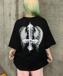 A'GEM9 | A'GEM/9 × .kom 『A'GEM/9/エージェムナイン』 フェザー×クロスTシャツ(Tシャツ/カットソー)