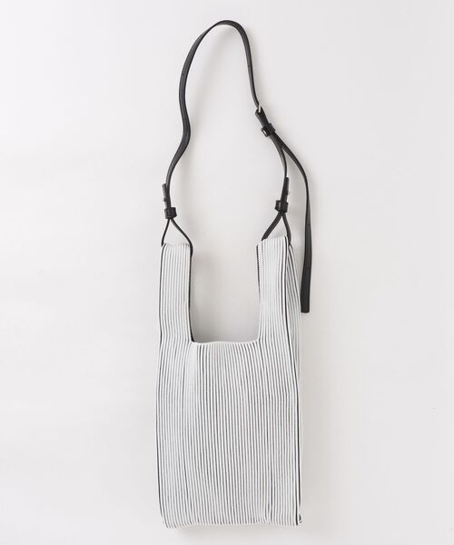 LASTFRAME（ラストフレーム）の「【LASTFRAME】別注 KASANE MARKET BAG SMALL（ハンドバッグ・メンズ・ブラック・FREE）」の2枚目の写真