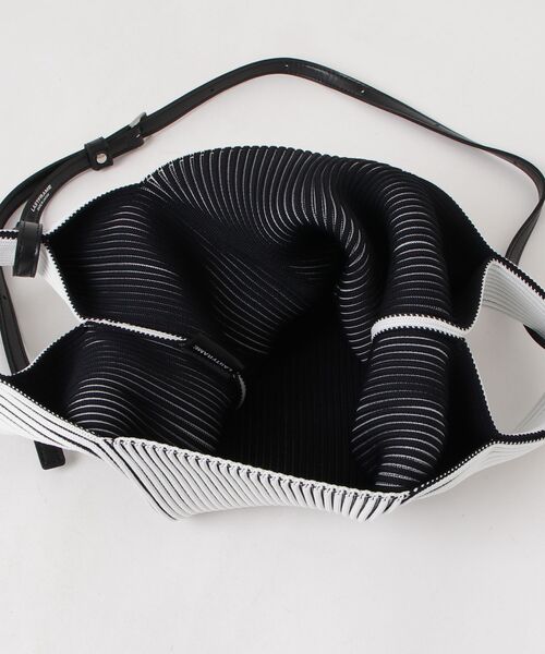 LASTFRAME（ラストフレーム）の「【LASTFRAME】別注 KASANE MARKET BAG SMALL（ハンドバッグ・メンズ・ブラック・FREE）」の4枚目の写真