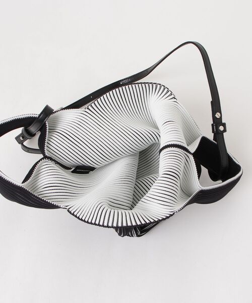 LASTFRAME（ラストフレーム）の「【LASTFRAME】別注 KASANE MARKET BAG SMALL（ハンドバッグ・メンズ・ブラック・FREE）」の5枚目の写真