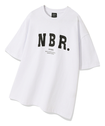 NOMBRE（ノンブレ）の「シグニチャーNBRロゴオーバーサイズ半袖Tシャツ[ホワイト]（Tシャツ/カットソー）」