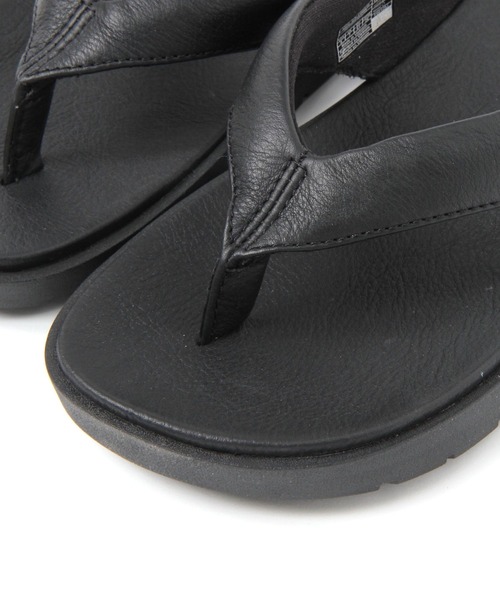 UGG(アグ)の「【UGG(アグ)】Seaside II Flip(サンダル・メンズ・ブラウン/ブラック・SMALL/MEDIUM)」の7枚目の写真