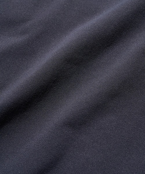 MAISON CLUB（メゾンクラブ）の「【MAISON CLUB】TACTICAL MOCK NECK TEE　/ タクティカルモックネックTシャツ　水陸両用/ストレッチ素材/速乾/UVカット/水着（Tシャツ/カットソー・メンズ・ブラック/グレー・L/M）」の15枚目の写真