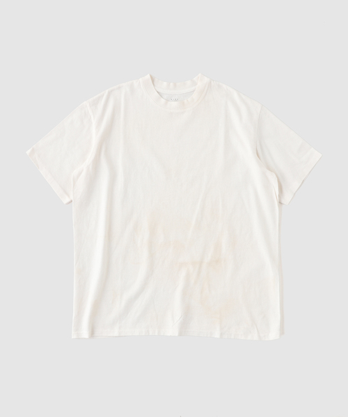 KURO(クロ)の「KURO / クロ EX 10years worn tee(Tシャツ/カットソー・メンズ・ブラック/ホワイト・LARGE/MEDIUM/SMALL)」の2枚目の写真