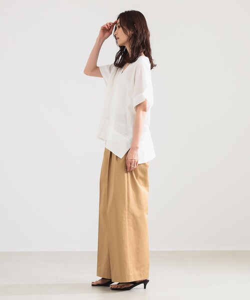 Demi-Luxe BEAMS(デミルクス ビームス)の「コットン Vネック ブラウス(シャツ/ブラウス・レディース・ホワイト/ブラック・ONE SIZE)」の4枚目の写真