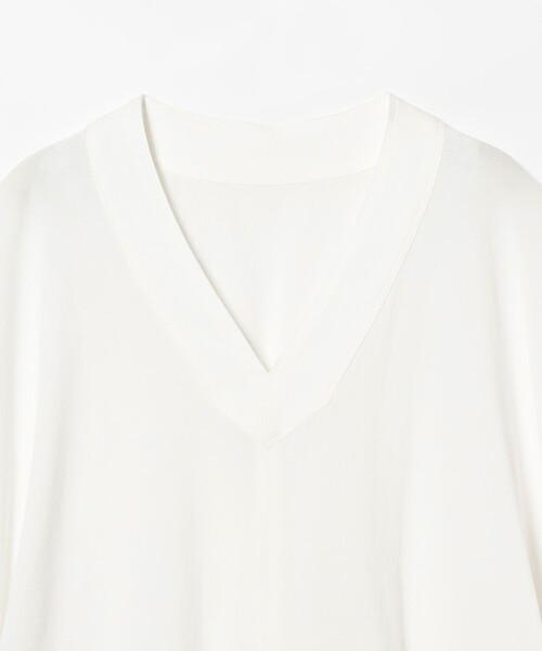 Demi-Luxe BEAMS(デミルクス ビームス)の「コットン Vネック ブラウス(シャツ/ブラウス・レディース・ホワイト/ブラック・ONE SIZE)」の12枚目の写真